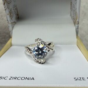 Elegant Silver Cubic Zirconia Ring size 9